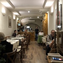 Quarantuno - Indoor seating