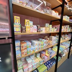Violet kpop anime market