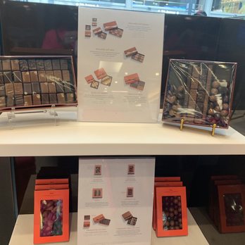 La Maison du Chocolat Paris - a display of chocolates - Chocolatiers & Shops Near Me - New York, New York La Maison du Chocolat Paris - a display of chocolates - Chocolatiers & Shops Near Me - New York, New York