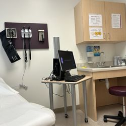 Keck Medicine of USC - - 6/5/24 Patient's (me!) view of exam room
