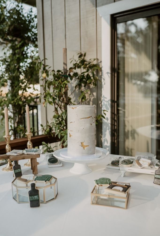 THE SWEET FLOW BAKERY Salinas, California Custom Cakes Phone