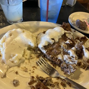 Beckton’s Chophouse and Tavern - Chicken fried steak with potatoes - Steakhouses Near Me - Dickens, Texas