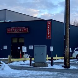 Bonjour Bakery - View from the back of the building - parking area