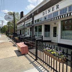 Edwins Bakery