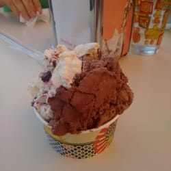 Los Naranjos - Helado de brownie y philadelphia