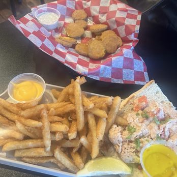 Gunselman's Tavern - Lobster roll and fried pickles - Bars Near Me - Fairview Park, Ohio Gunselman's Tavern - Lobster roll and fried pickles - Bars Near Me - Fairview Park, Ohio