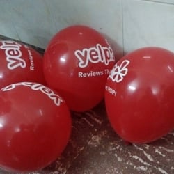 Instituto Zona Oeste - Con amigos en el #TEDx #Yelp