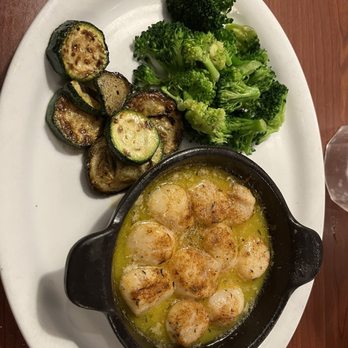 Ruby Tuesday - Seasonal special. Scallops in butter sauce. - American Near Me - Milledgeville, Georgia Ruby Tuesday - Seasonal special. Scallops in butter sauce. - American Near Me - Milledgeville, Georgia