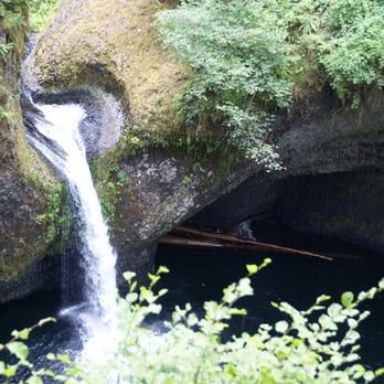 Eagle Creek Trail - Punchbowl Falls - Hiking Near Me - Bonneville, Oregon