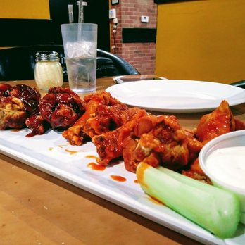 Kraving Kebab Pizza - The 10pc Wings Are Perfect For Two People...I Recommend The BBQ But The Hots Just As Good. - Pizza Near Me - Turlock, California