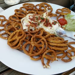 Spundekäse mit Brezelchen