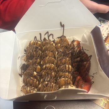 Dripping Sticks - Mini pancakes with Nutella and Oreos and strawberries - Coffee & Tea Near Me - Cicero, Illinois