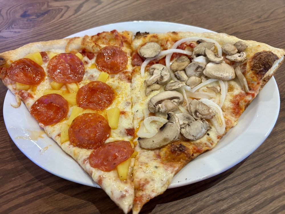 Food from Johnny Brusco's Pizza