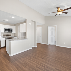 Emerald Lakes Luxury Apartments