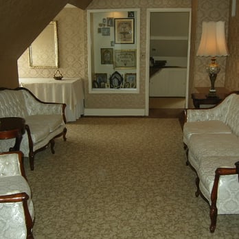 The Haley Mansion - Sitting room between bridal and groom suites - Party & Event Planning Near Me - Joliet, Illinois The Haley Mansion - Sitting room between bridal and groom suites - Party & Event Planning Near Me - Joliet, Illinois