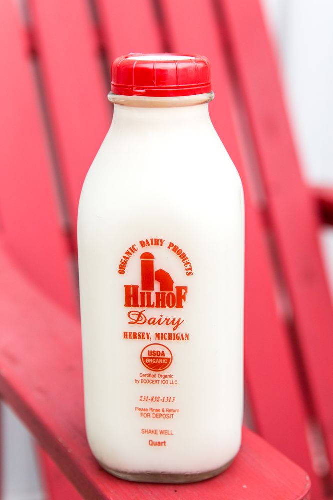Hilhof Farm Dairy Logo