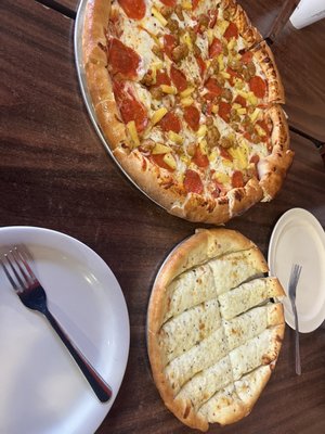 Mama's Pizza by null