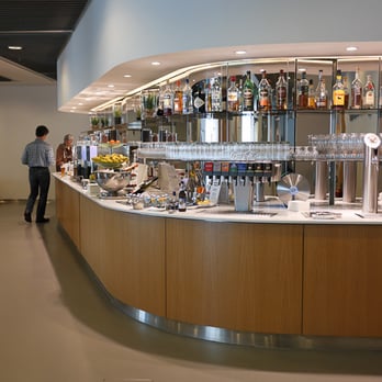Lufthansa Senator Lounge - Lufthansa Senator Lounge food and alcohol bar - Airport Lounges Near Me