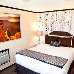 Canyons Lodge