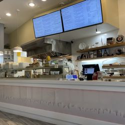 Le Petit Paris - Counter