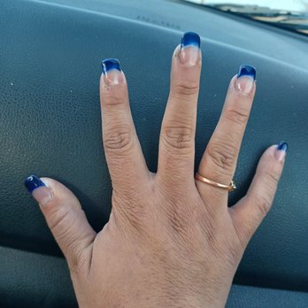PM Salon Spa - Right hand - Nail Salons Near Me - St. Joseph, Missouri