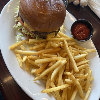 FRED’S GARAGE - Updated June 2025 - 149 Photos & 185 Reviews - 574