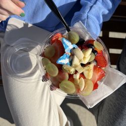 Bliss Berry - Açaí bowl with fresh fruit