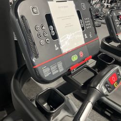APEX - Just one of the half dozen at least, broken machine while they hold dumb events