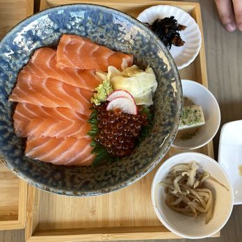 Akami Sushi - salmon ikura donburi - Sushi Bars Near Me - Arcadia, California
