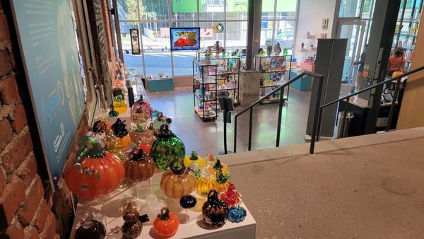 Pittsburgh Glass Center by null