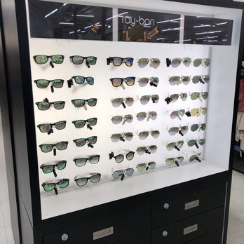 Bloomingdale's Outlet - Outlet Stores Near Me - Sunrise, Florida