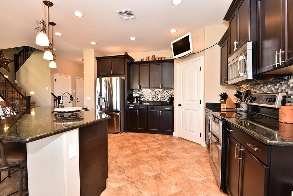 BETTER HOMES & GARDENS REAL ESTATE Updated October 2024 3200 N