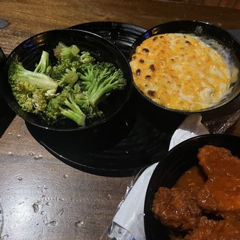 IZKINA - Mac & Cheese, Broccoli, wings - Lounges Near Me - Dallas, Texas IZKINA - Mac & Cheese, Broccoli, wings - Lounges Near Me - Dallas, Texas
