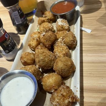 Twin Peaks - Mozzarella Cheese Bites - New American Near Me - Doral, Florida Twin Peaks - Mozzarella Cheese Bites - New American Near Me - Doral, Florida