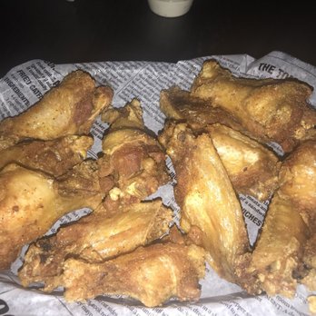 Joe Mamas - Basket of wings with dry rub on Monday night special - Bars Near Me - Colgate, Wisconsin Joe Mamas - Basket of wings with dry rub on Monday night special - Bars Near Me - Colgate, Wisconsin