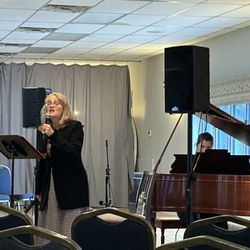 Scanfest - Scandinavian Festival - Hanna Ladefoged Dollase entertained with folk music and stories.