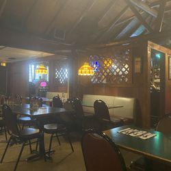 Hickory Inn - Dark wood, dark interior, perfect!