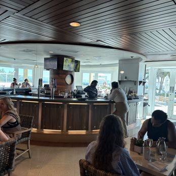 Beach House Fort Lauderdale, a Hilton Resort - Bar for breakfast - Hotels Near Me - Fort Lauderdale, Florida