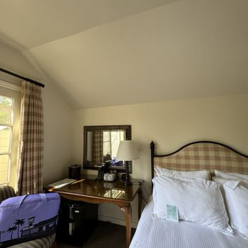 Upham Hotel - Hotels Near Me - Santa Barbara, California