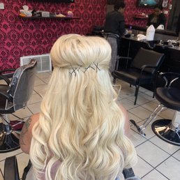 Hairstyle and color by Elii
