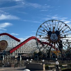 Airway One Shuttle - Airport shuttle available to Disneyland Resort!