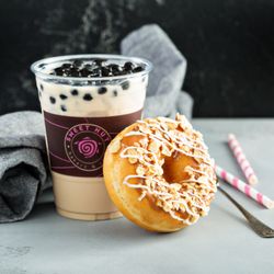 Sweet Hut Bakery & Cafe
