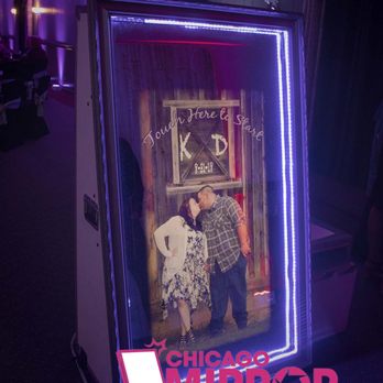 Chicago Mirror Booth - Custom screens for your special occasion! - Photo Booth Rentals Near Me - Highland, Indiana