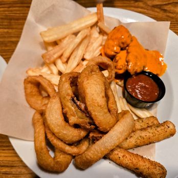Denny's - Onion Rings, Fries and Boneless Chicken Wings - American Near Me - Van Nuys, California