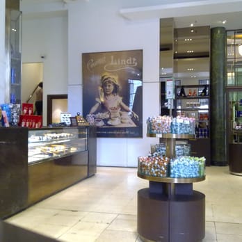 Lindt Chocolat Cafe - Martin Place - Cafes Near Me - Sydney, NSW