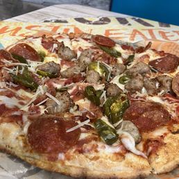 Meaty Pizza w/Jalapenos Meaty Pizza w/Jalapenos