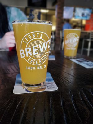 Brewz Sports Cafe & Grill by null