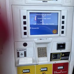 Estepp's Friendly Shell - I pushed regular but the receipt says I pumped VPower for my 2016 Honda Odyssey (Mom van). What is the world coming to???