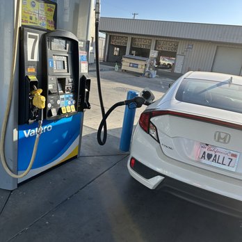 Valero - Getting gas - Gas Stations Near Me - Fresno, California Valero - Getting gas - Gas Stations Near Me - Fresno, California