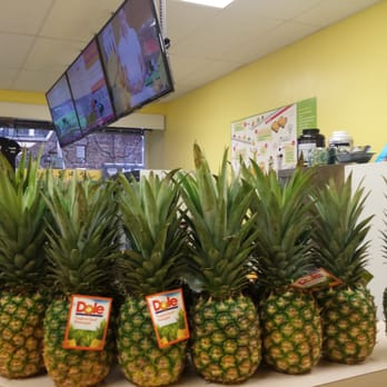 Real Fruit Bubble Tea - a display of pineapples - Juice Bars & Smoothies Near Me - Toronto, Ontario Real Fruit Bubble Tea - a display of pineapples - Juice Bars & Smoothies Near Me - Toronto, Ontario
